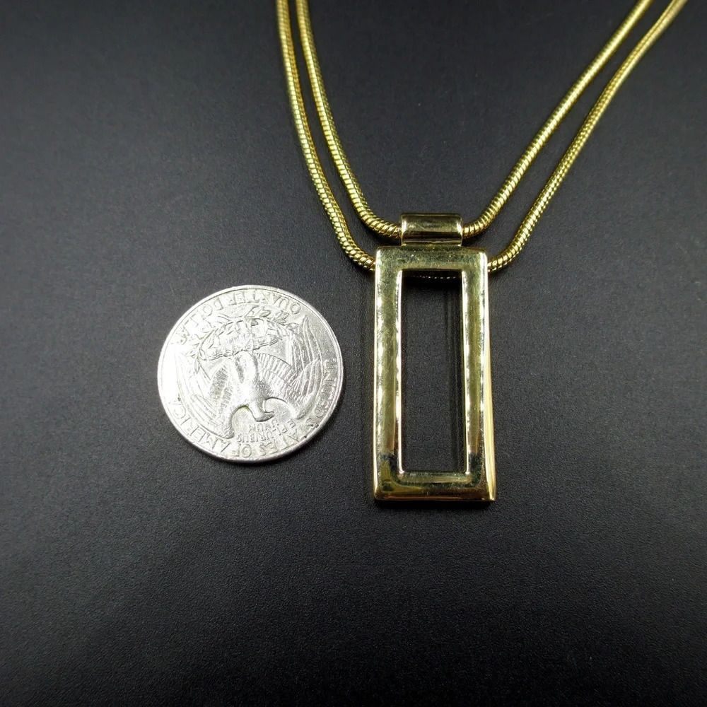Cute 18 Inch Gold Tone Rectangle Pendant Necklace - Picture 4 of 7